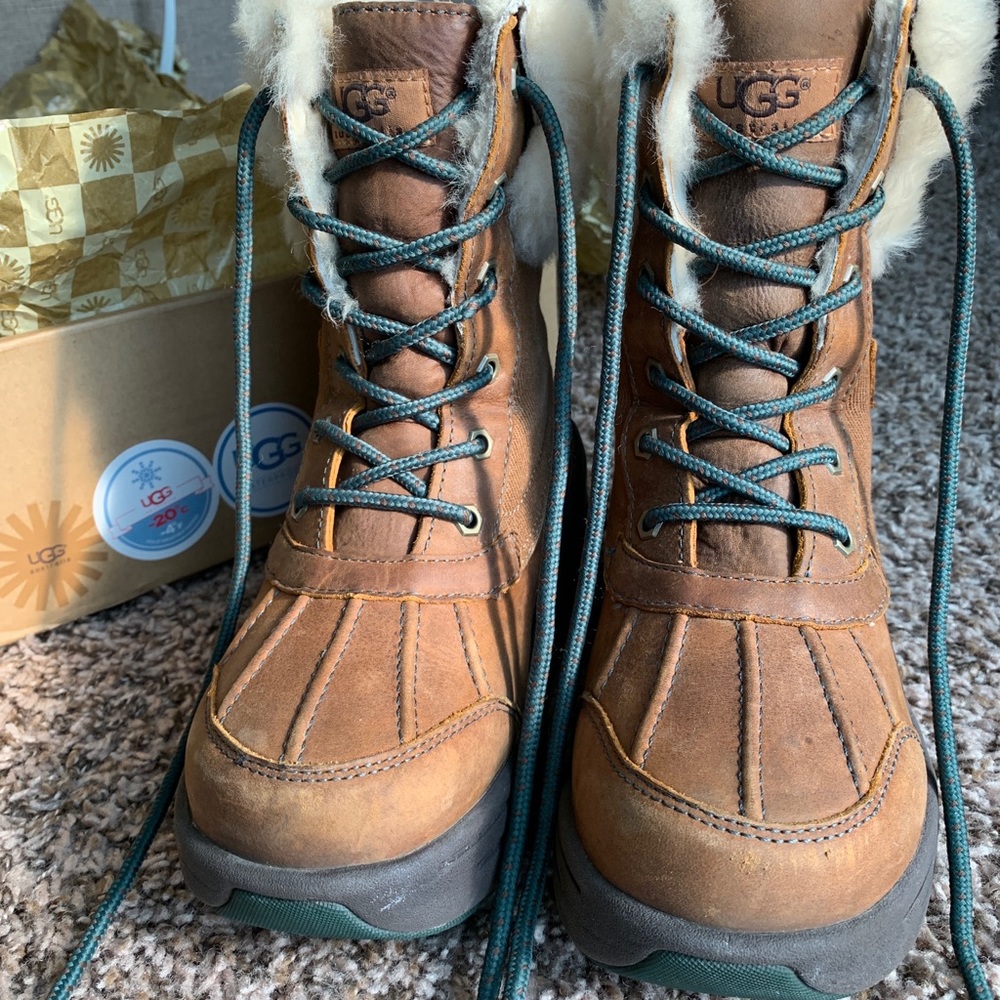 Ugg Boots Used Good Condition With Box Size 5 - image 3